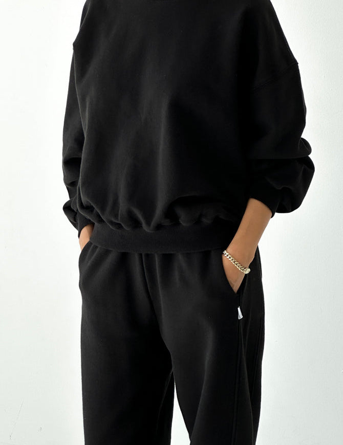 FTCoreSweatshirt_Black_1.jpg