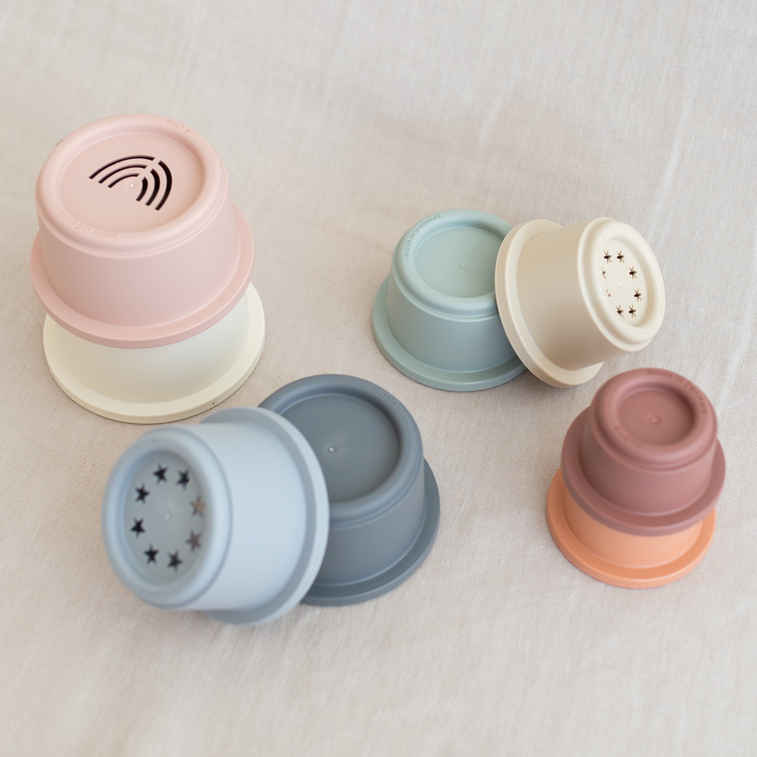 MUSHIE Stacking Cups Toy