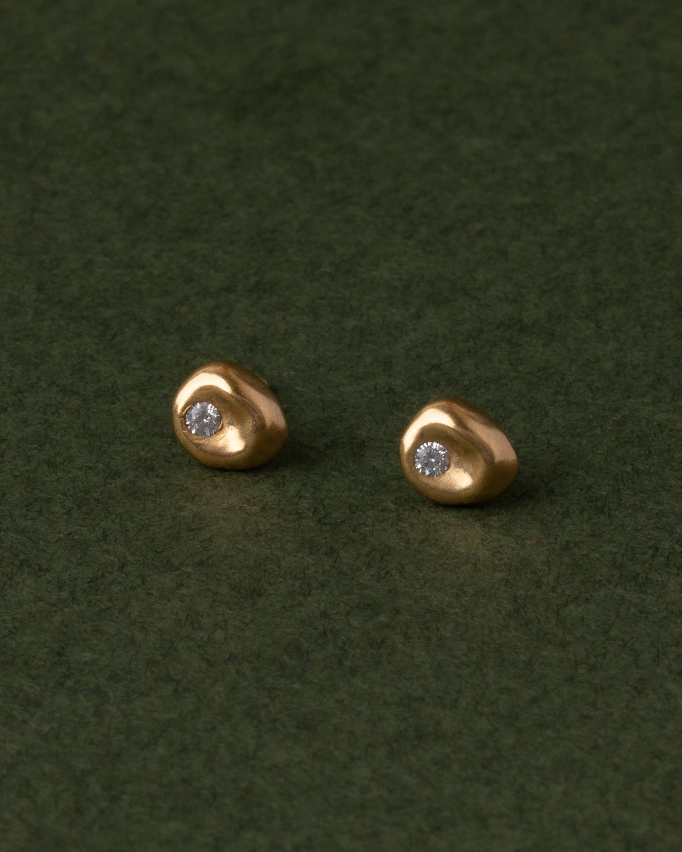 Pebble Studs