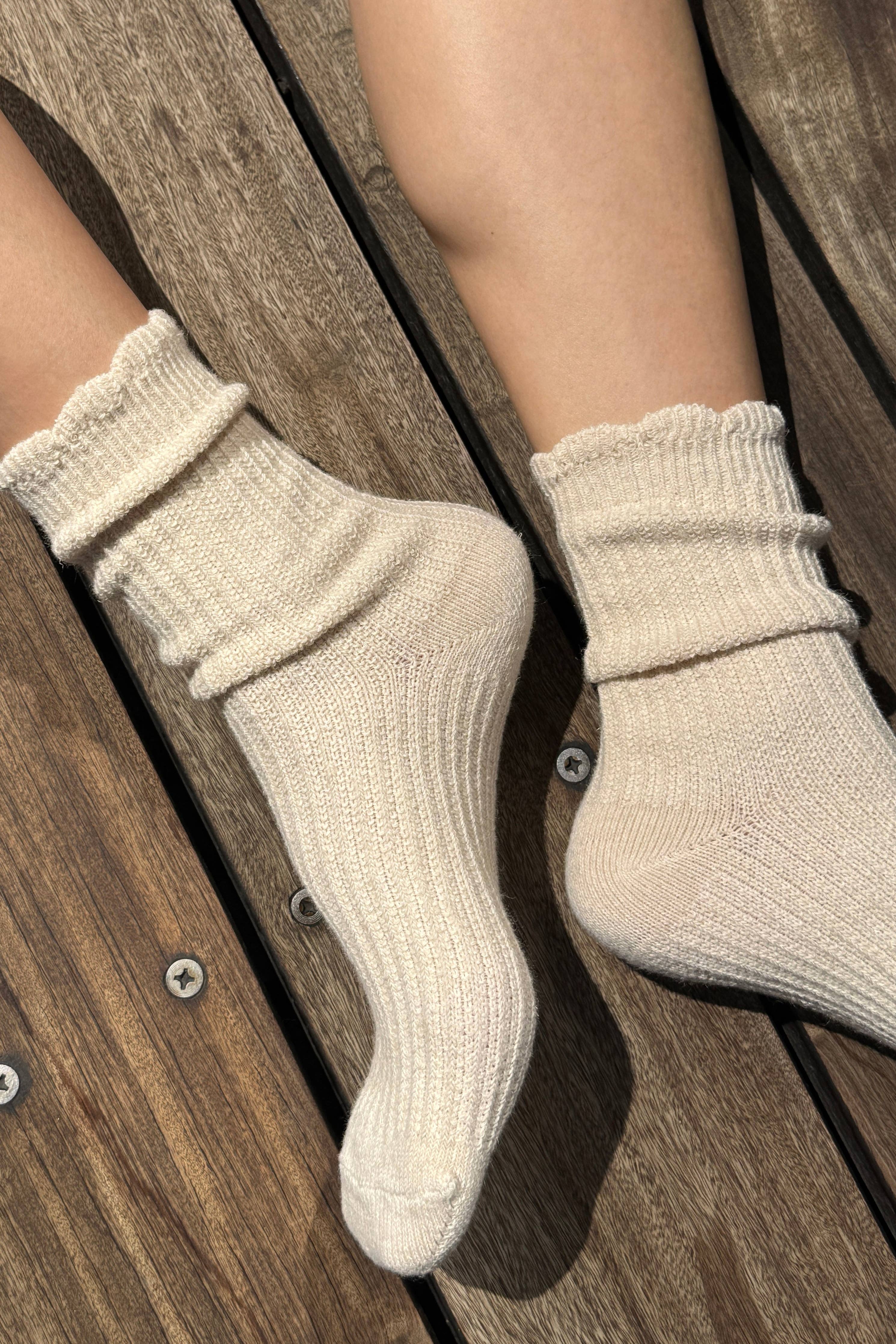 Linen Scallop Socks