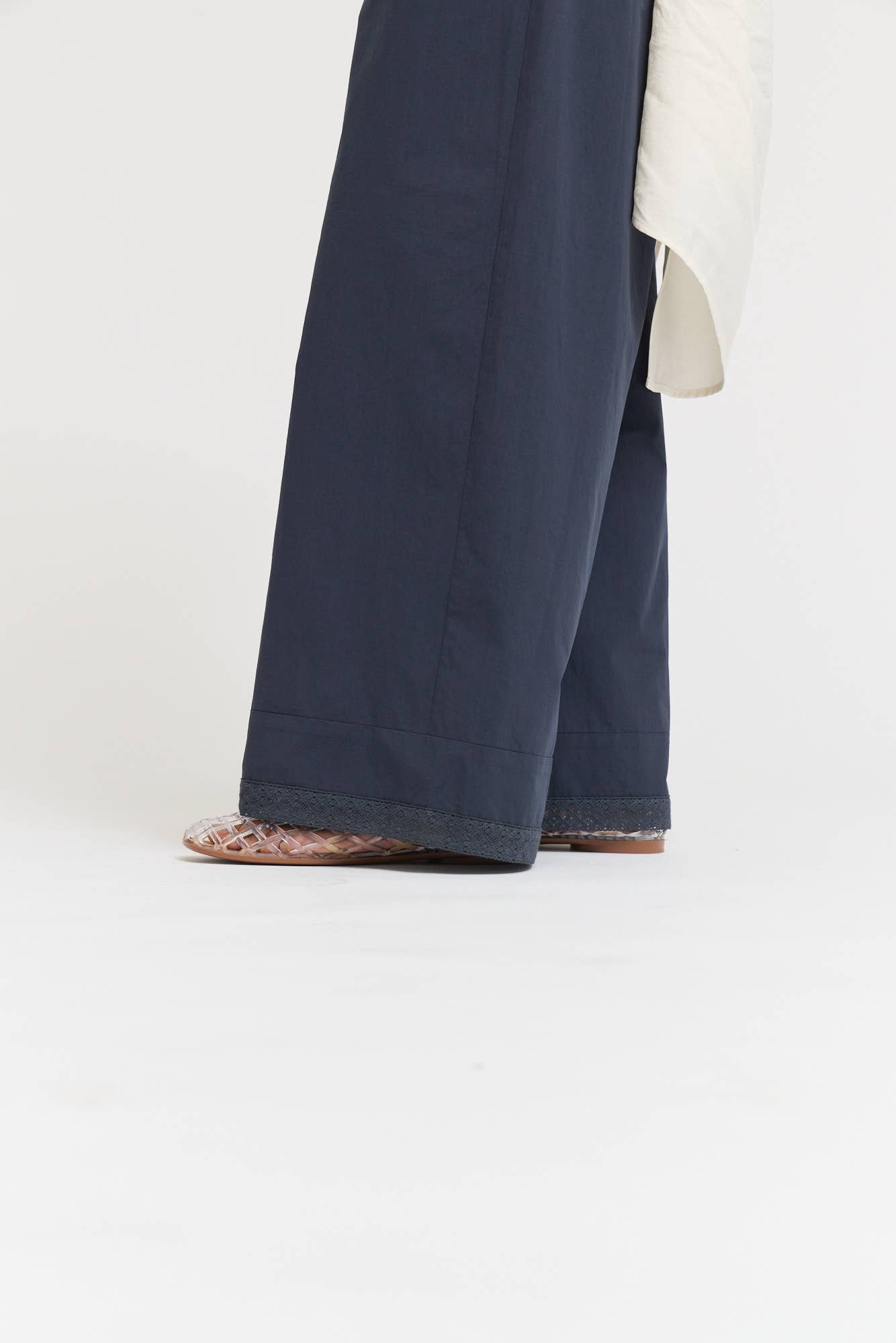 Eyelet Hem Detailed Cotton Pants