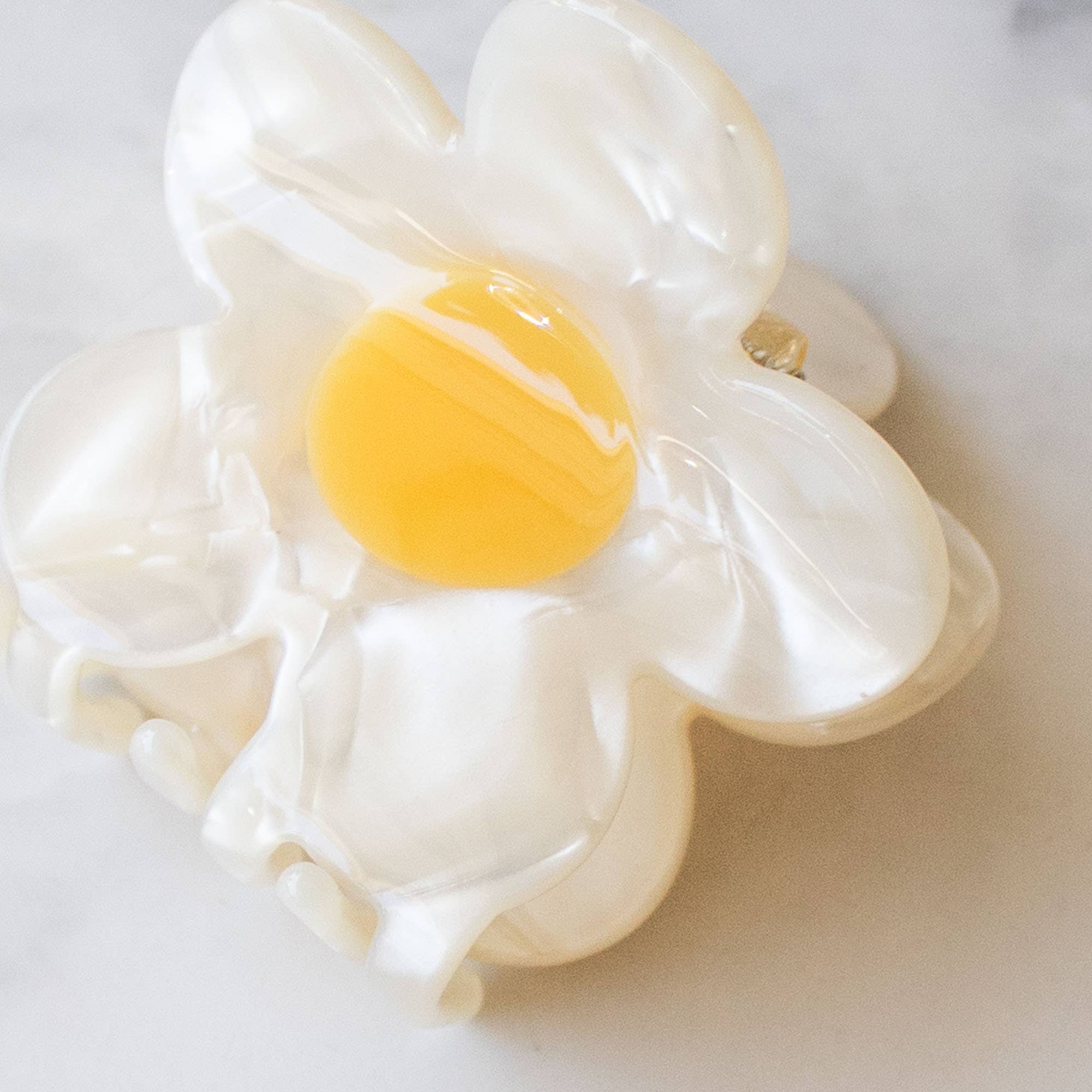 Eco Single Daisy Hair Claw Clip