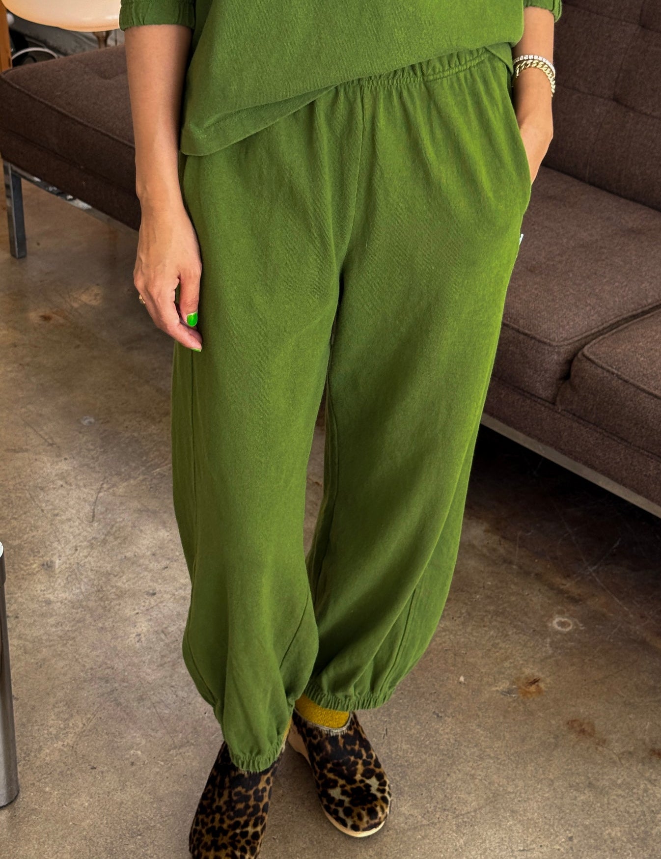 BalloonPants_CollardGreen_1_d7b30526-64e4-4879-853e-f3bc0f265f40.jpg