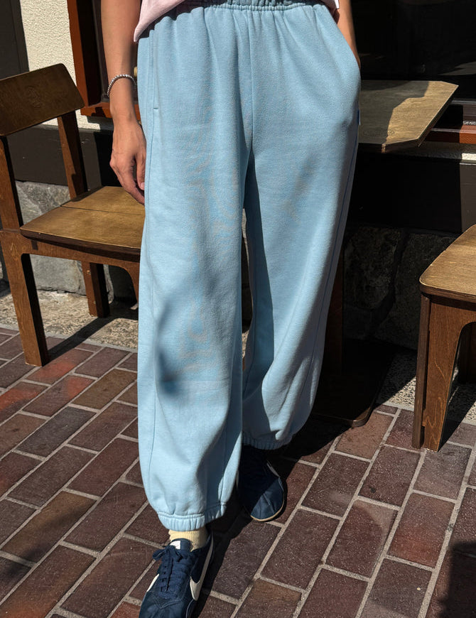 FTBalloonPants_DreamBlue_1_15cce7f9-9fe7-4a58-af49-2ba45cca4622.jpg