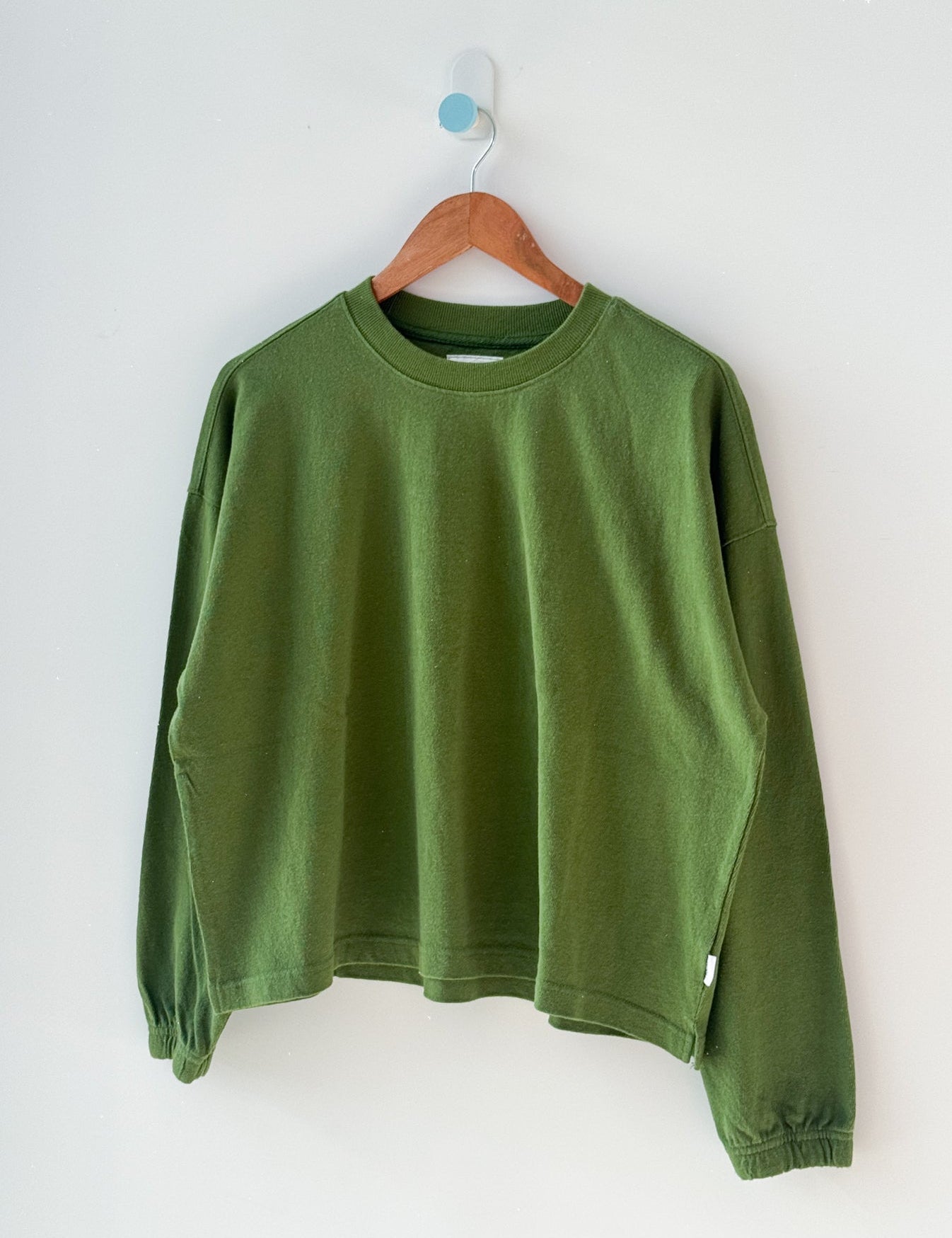 NaturelleTee-CollardGreen2_dd516a3b-ec79-45a7-95b9-79fc07661957.jpg
