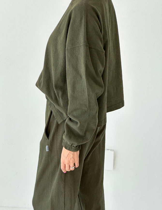 NaturelleTee_Olive_2_LIGHT.jpg