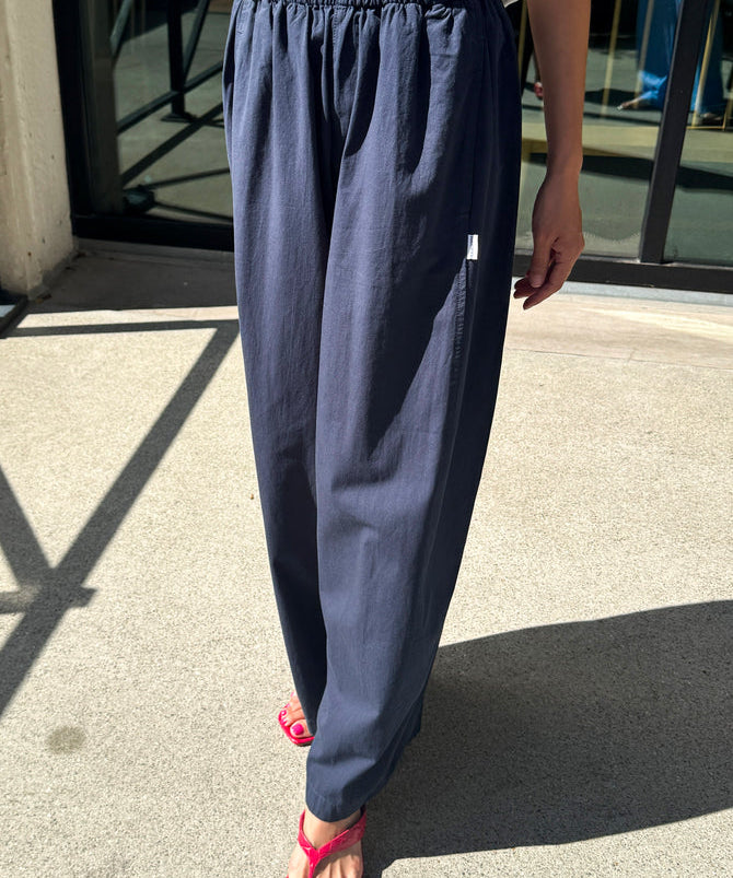ParachutePants_Navy_1.jpg