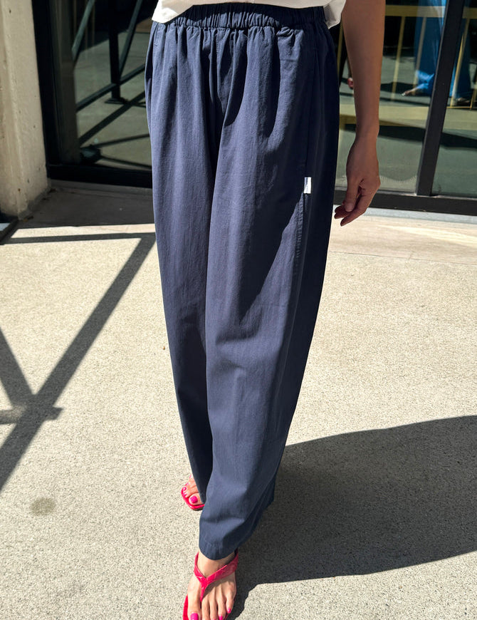 ParachutePants_Navy_1.jpg