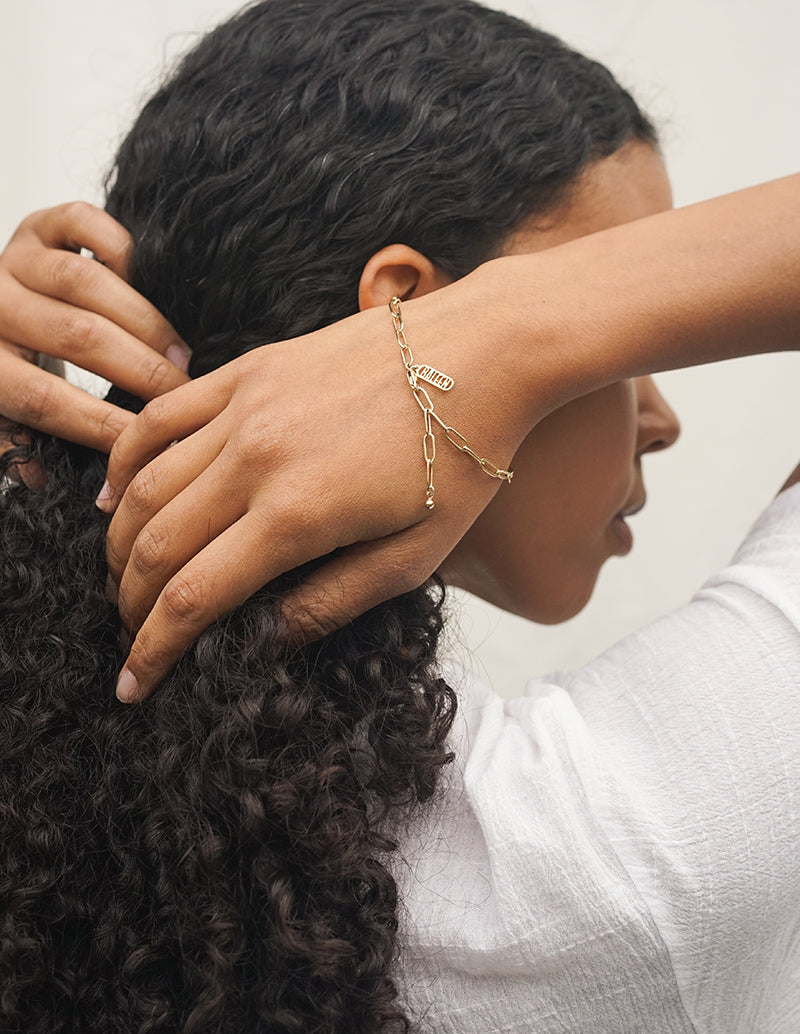 Sierra_Bracelet_Model_1_800x_3b580dff-7536-45c0-a32d-24b8210dc377.jpg