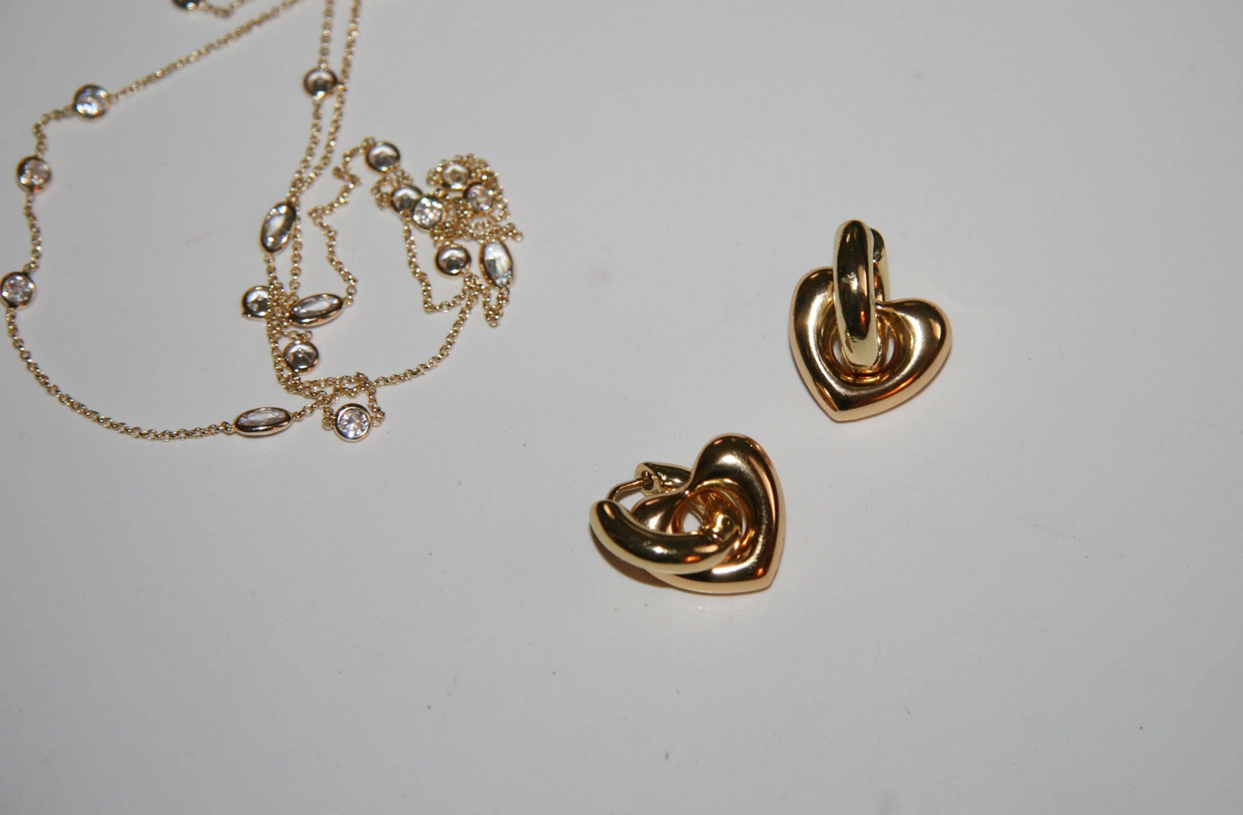 Coeur Huggie Earrings