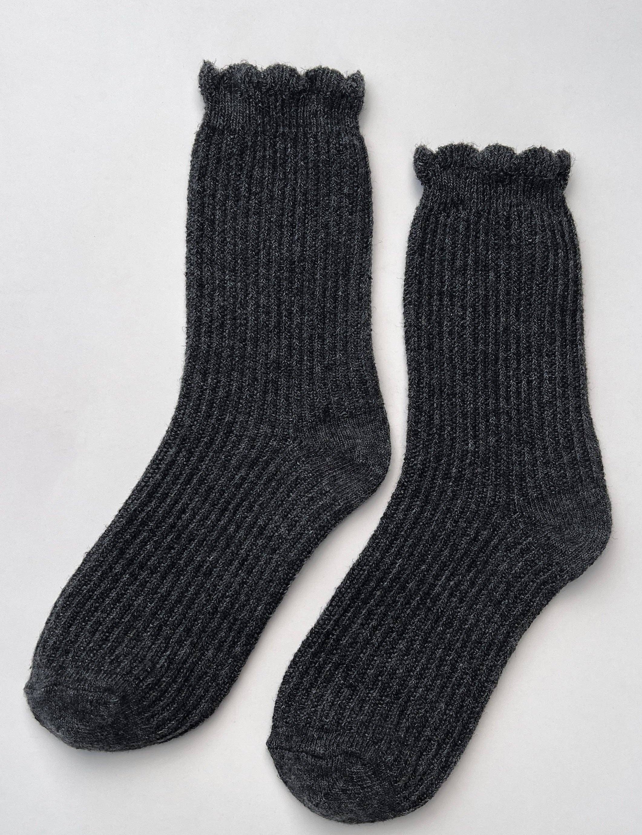 Linen Scallop Socks