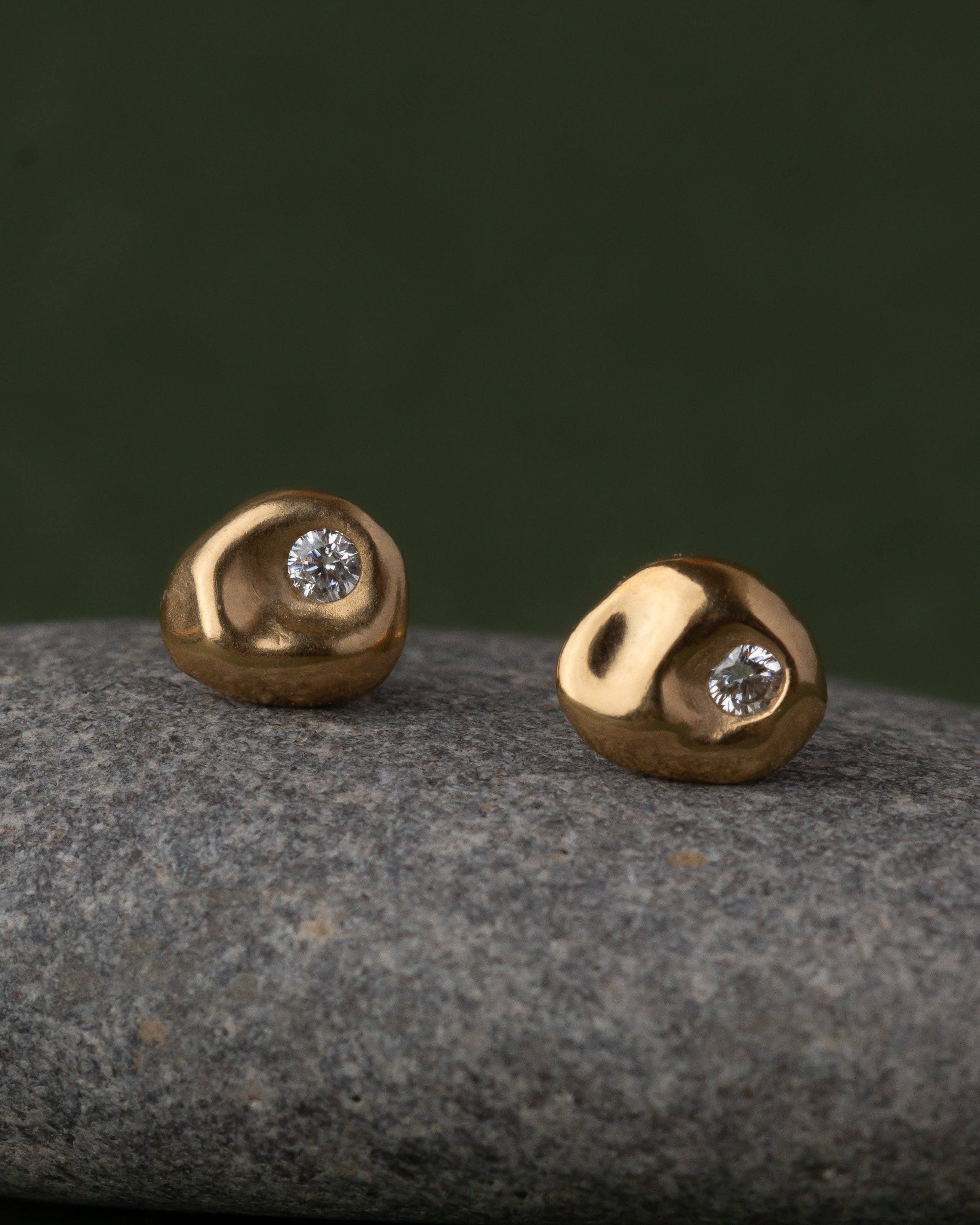 Pebble Studs