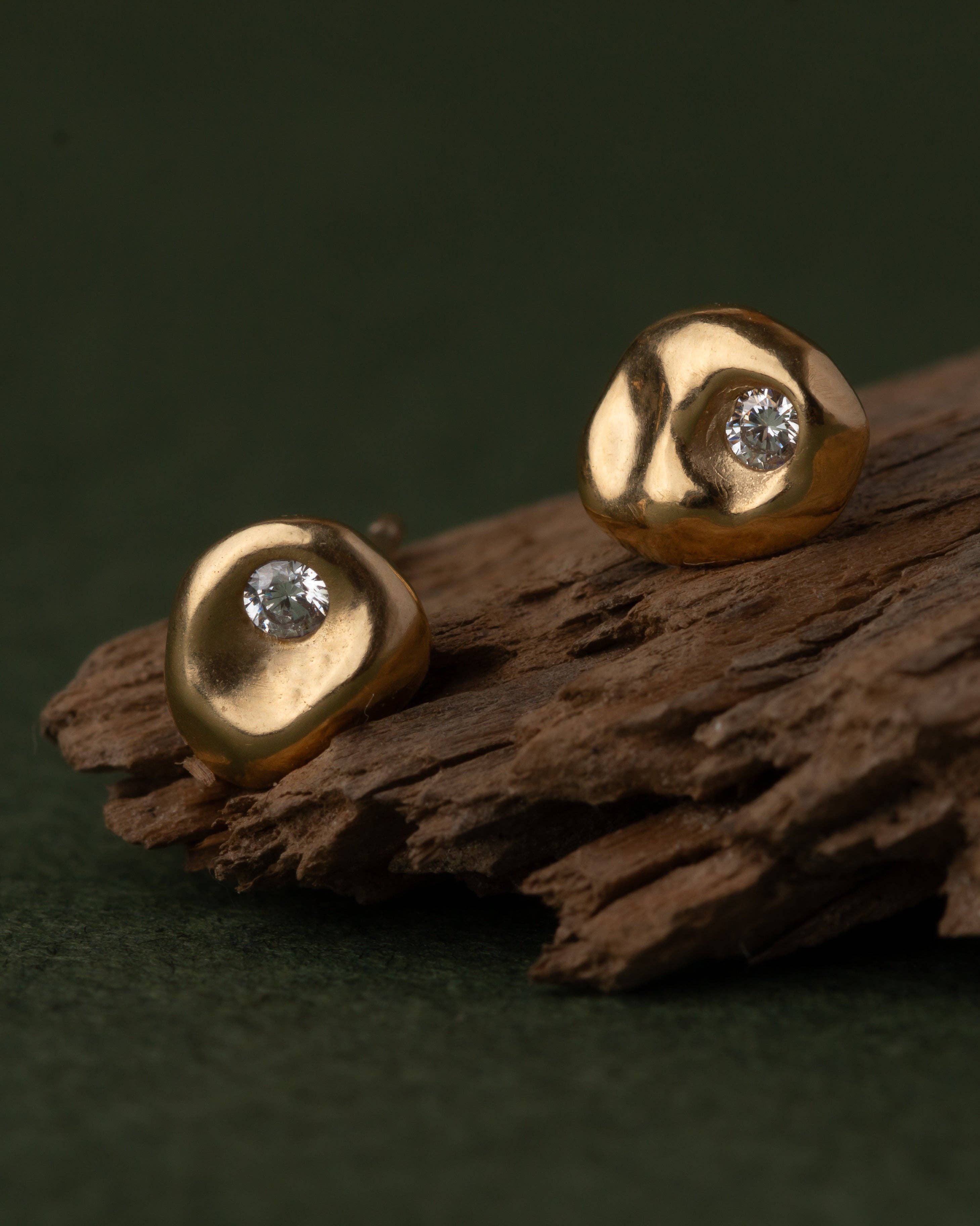 Pebble Studs