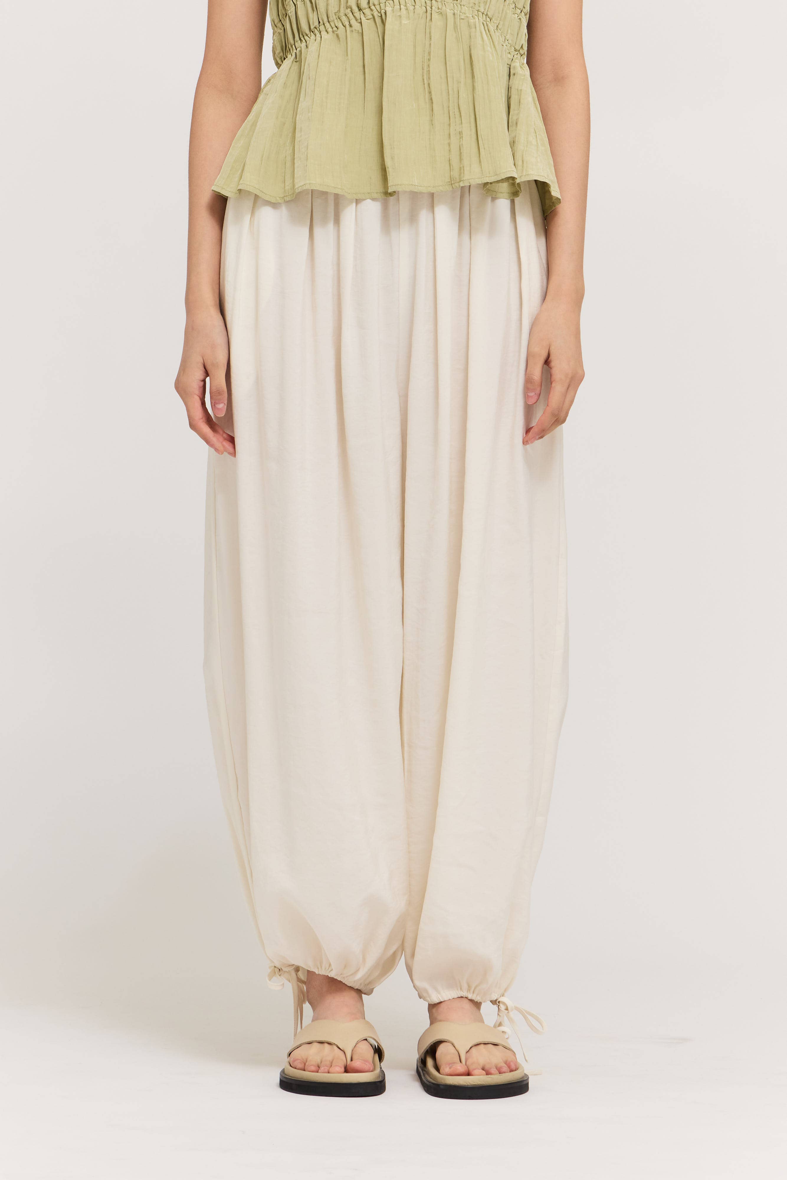 Pleated Waist Balloon Pants