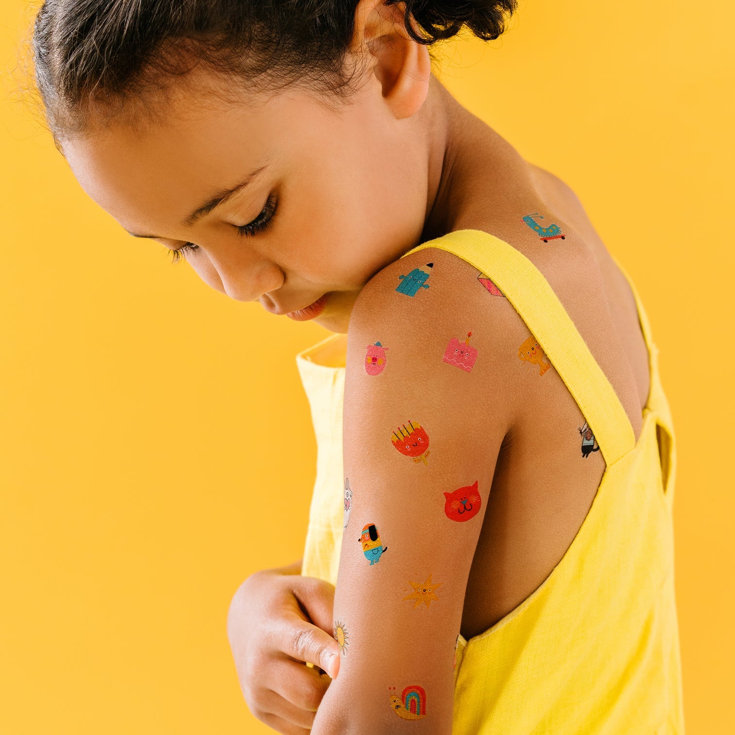 tattly_linzie-hunter_little-friends-01_1512x_f7e430d4-d430-46eb-a6ef-60080fda04a6.jpg
